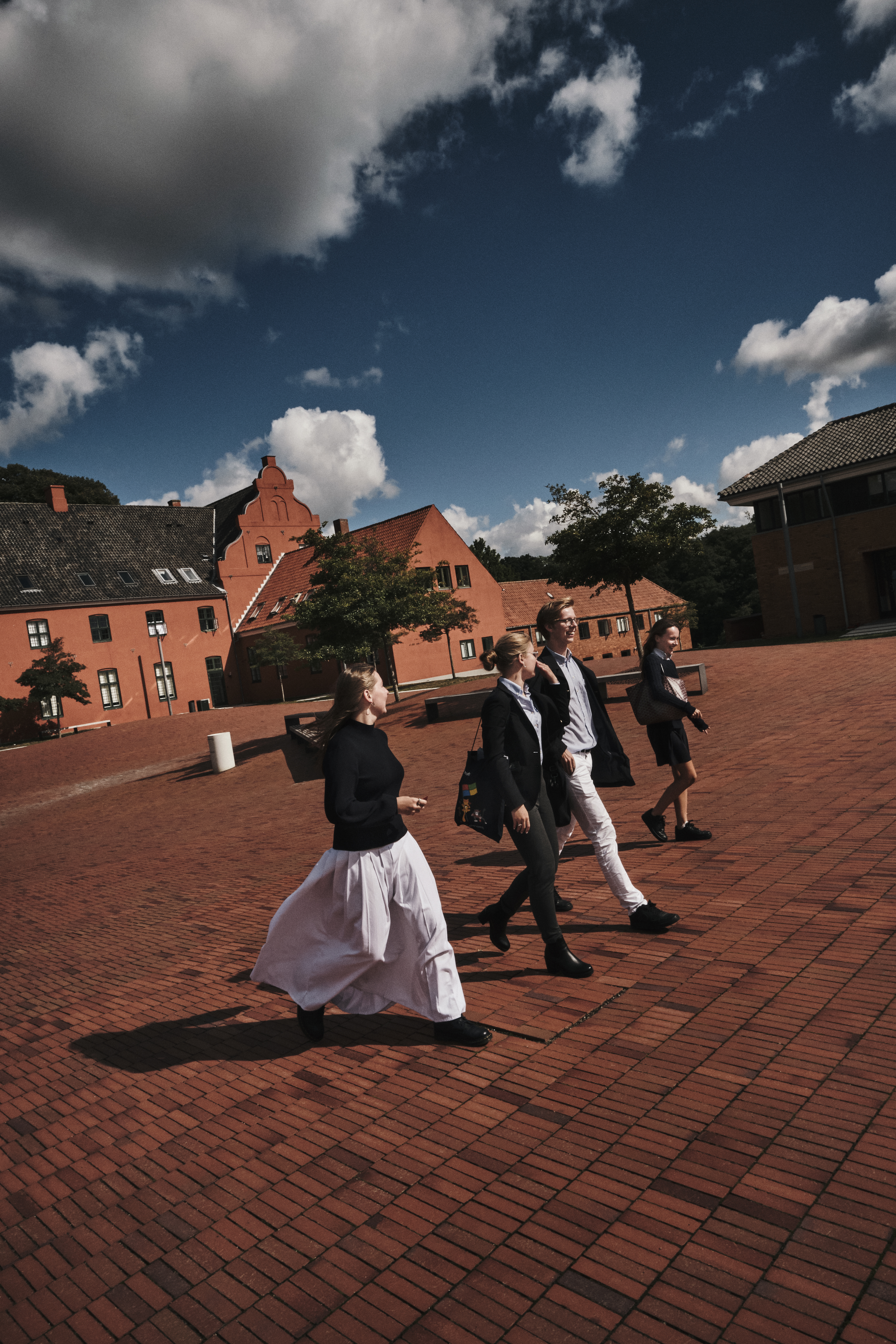 Elever fra Herlufsholm der går på røde plads