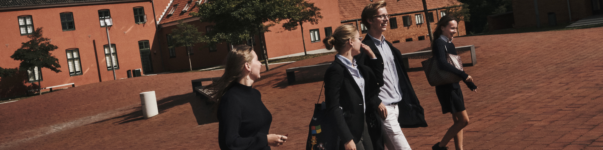 Students from Herlufsholm walking at 'røde plads'