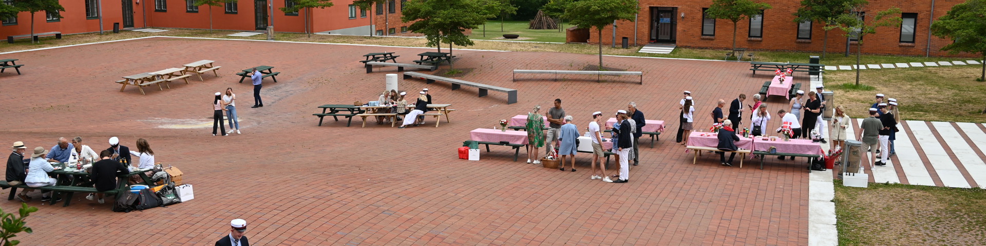 Celebrating students at "røde plads" at Herlufsholm